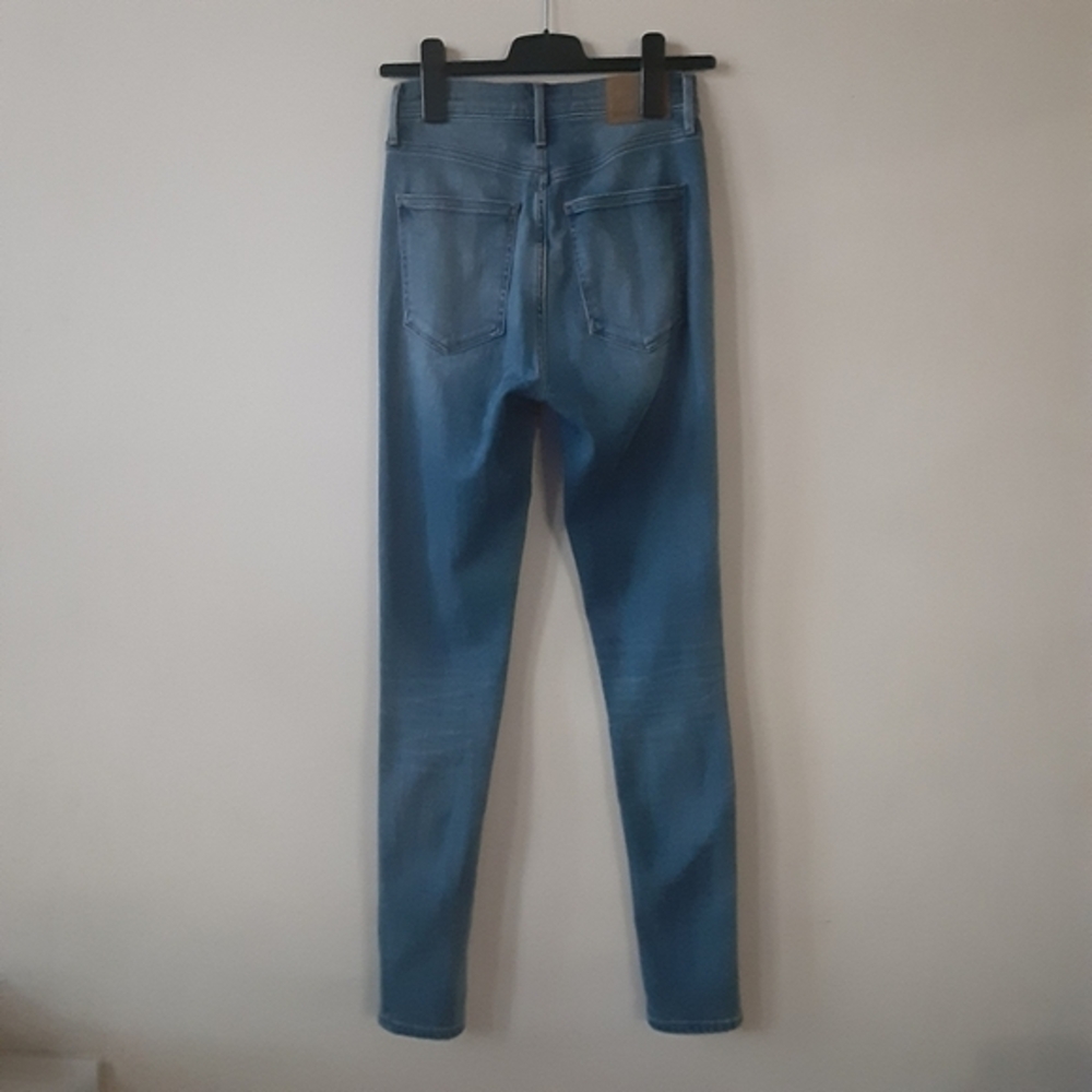 Aritzia Denim Forum Lola high rise skinny jeans,medium-light wash,27/30‎L - Picture 5 of 16